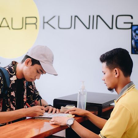 Aur Kuning Hostel Syariah ブキティンギ エクステリア 写真